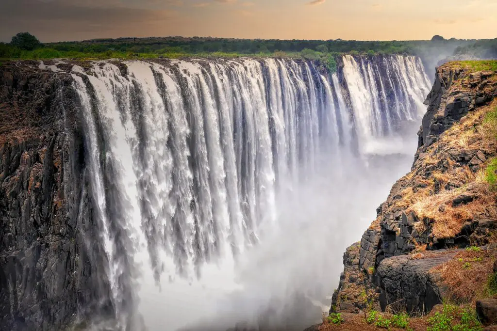 victoria falls evening light