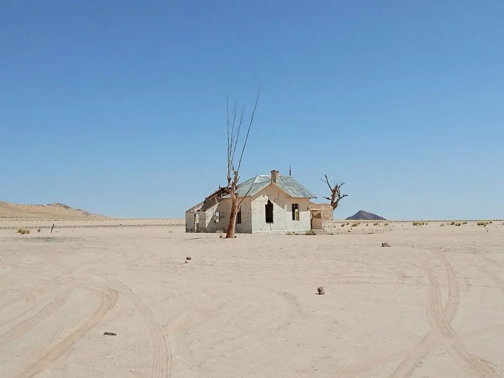 The Traveller's Guide to Aus, Namibia 18 Abandoned House Close to Aus